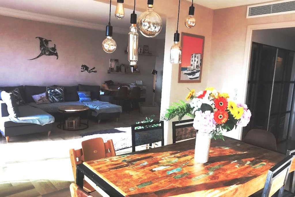 Appartement Nice Centre Vue Mer Avec Piscine Pour Famille, Couple D'Amis Pas De Groupes De Jeunes Autorises Екстериор снимка